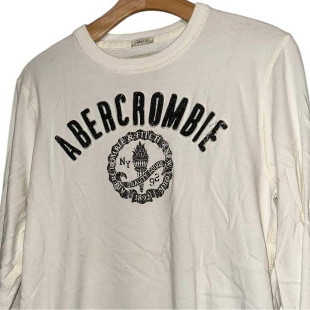 Abercrombie & Fitch Men’s M White Blue Raised Varsity Logo Long Sleeve T-Shirt